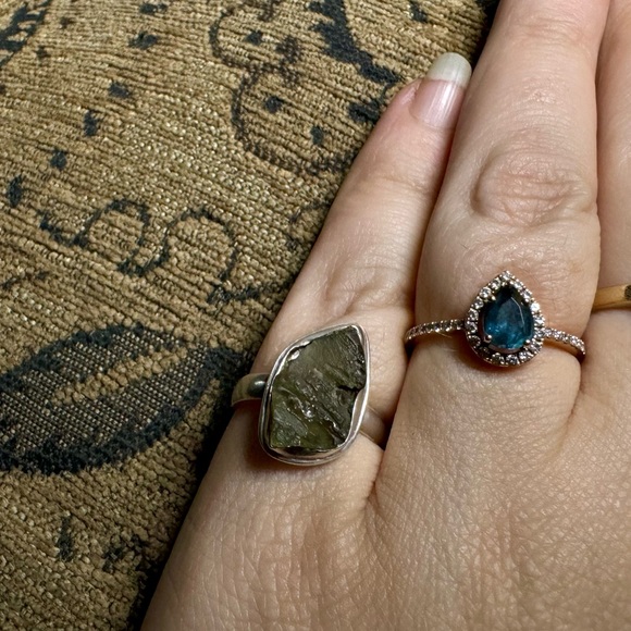 Moldavite and sterling silver ring - Picture 13 of 16